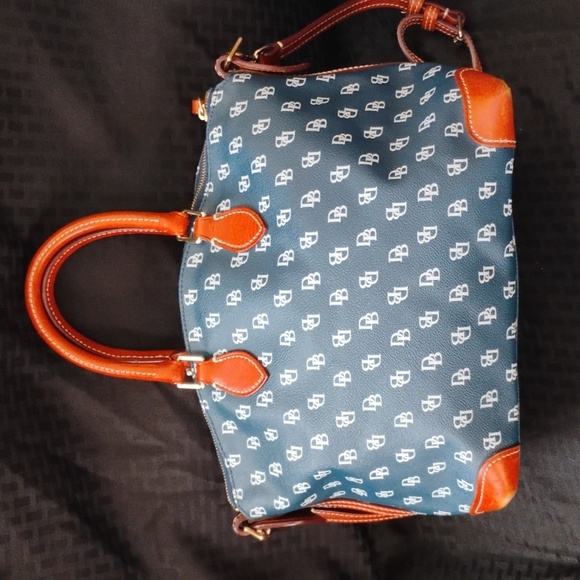 Dooney & Bourke Satchel Handbag / lightly used - Picture 6 of 10